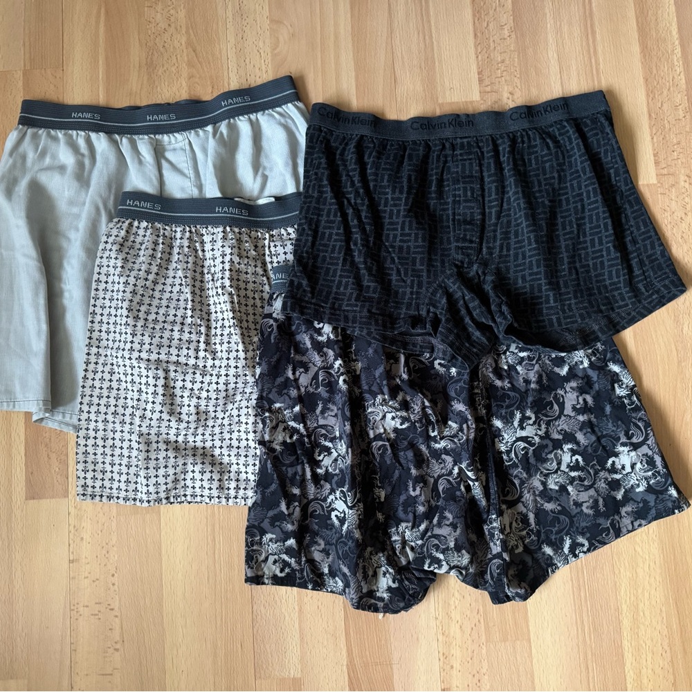 Bundle of 4 Men’s Boxer Shorts, Hanes and Calvin Klein, Small
